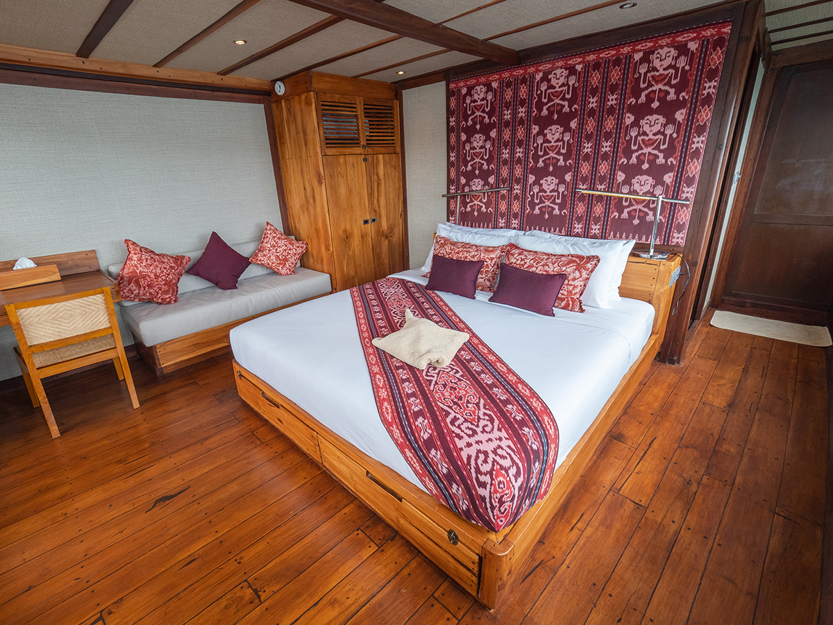 Queen of kings 2.jpg